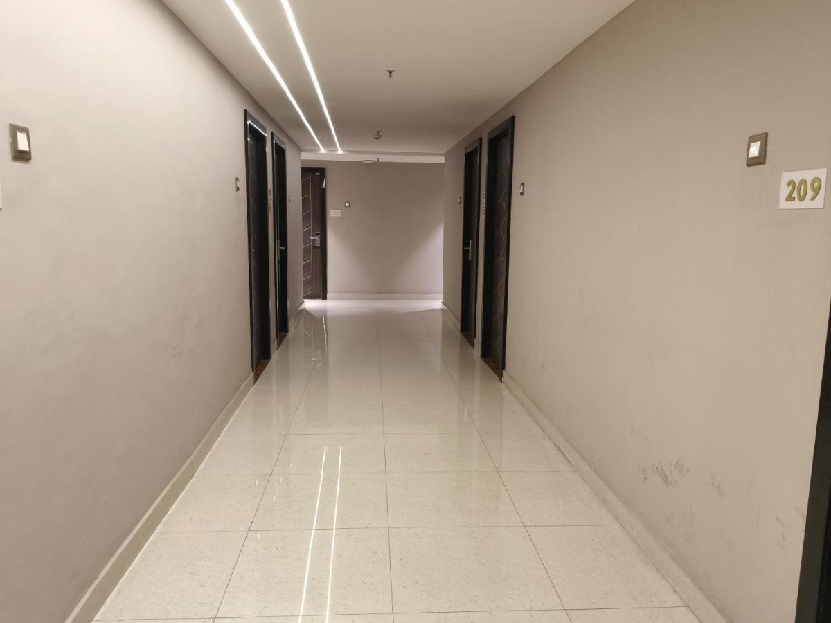 Hotel Sharma Regency Лакнау Екстериор снимка